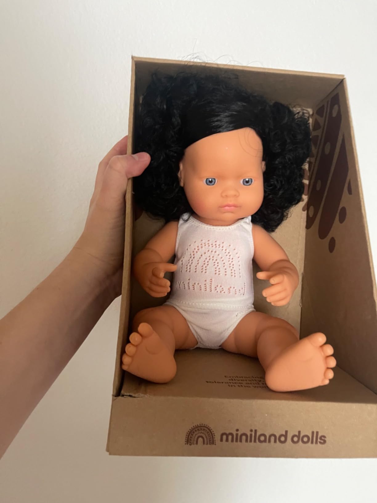 Miniland Dolls Babypuppe Mädchen 38cm schwarze Locken Vinyl
