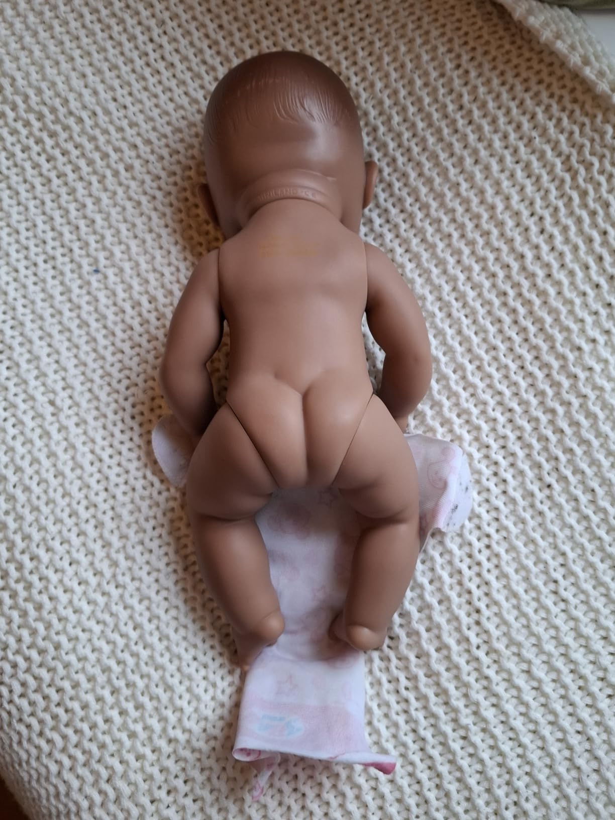 Miniland 31034 Babypuppe Afrikanisches Mädchen 32 cm