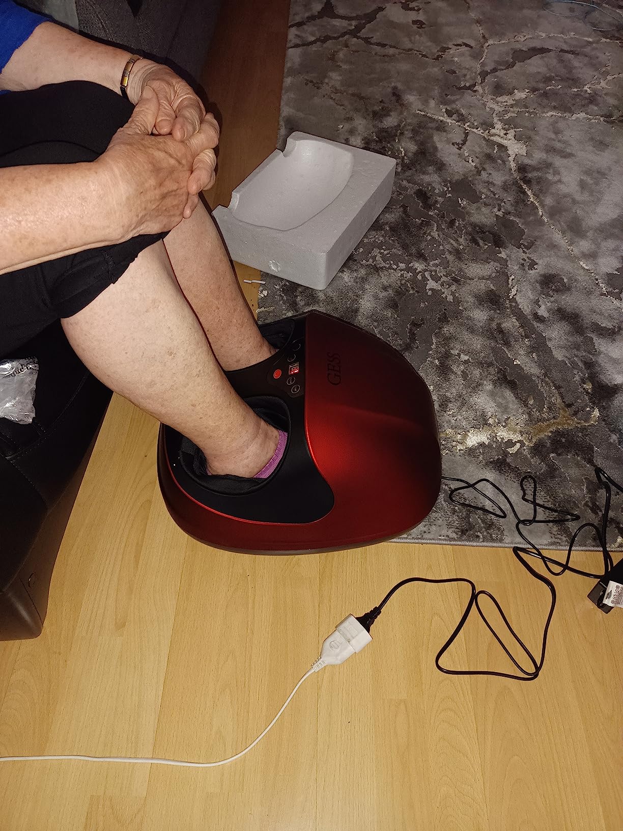GESS GESS-610 Fußmassagegerät M rot elektrisch mit Wärme
