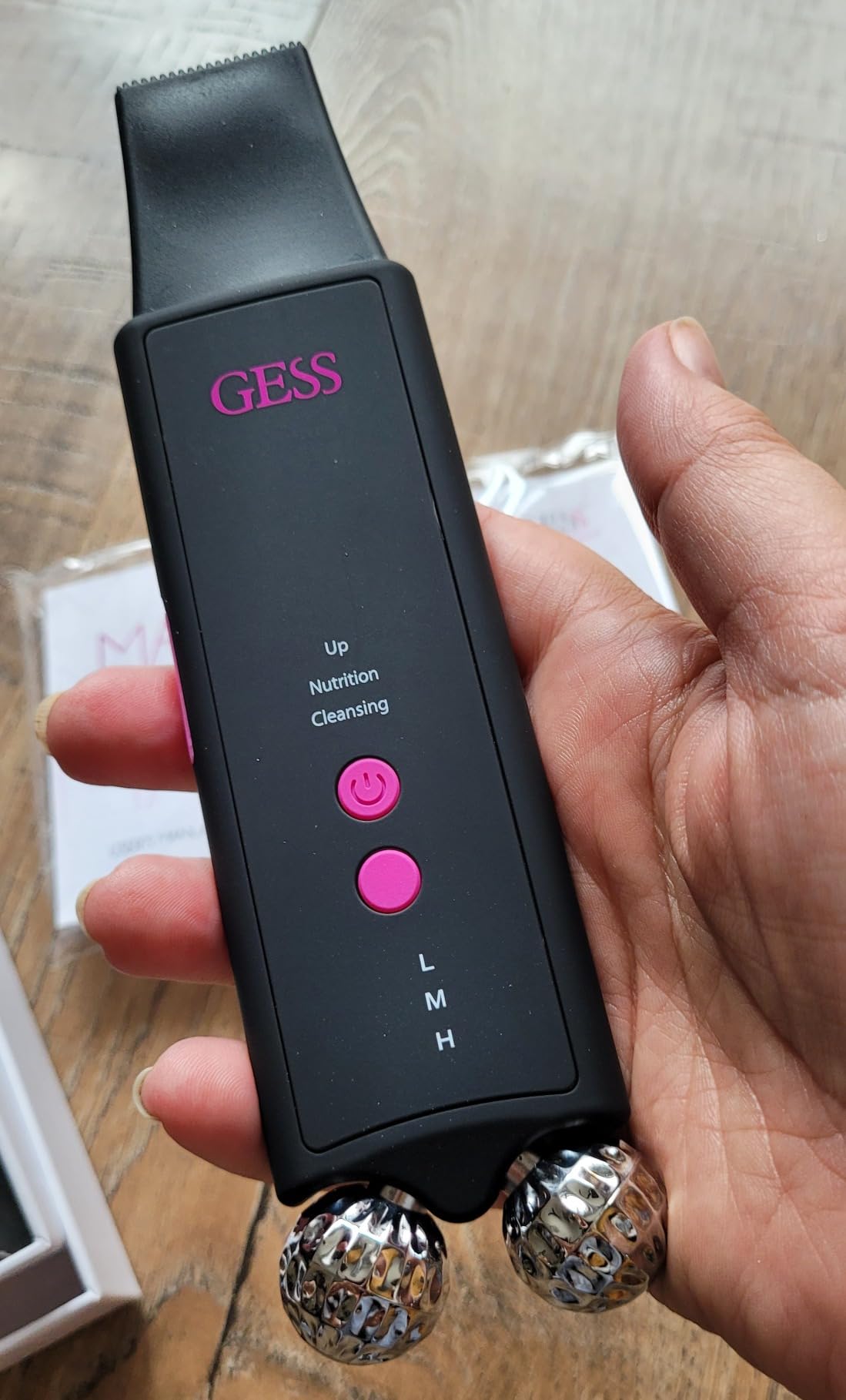 Gess Mamba Skin Scrubber Porenreiniger Schwarz-Pink Ultraschall