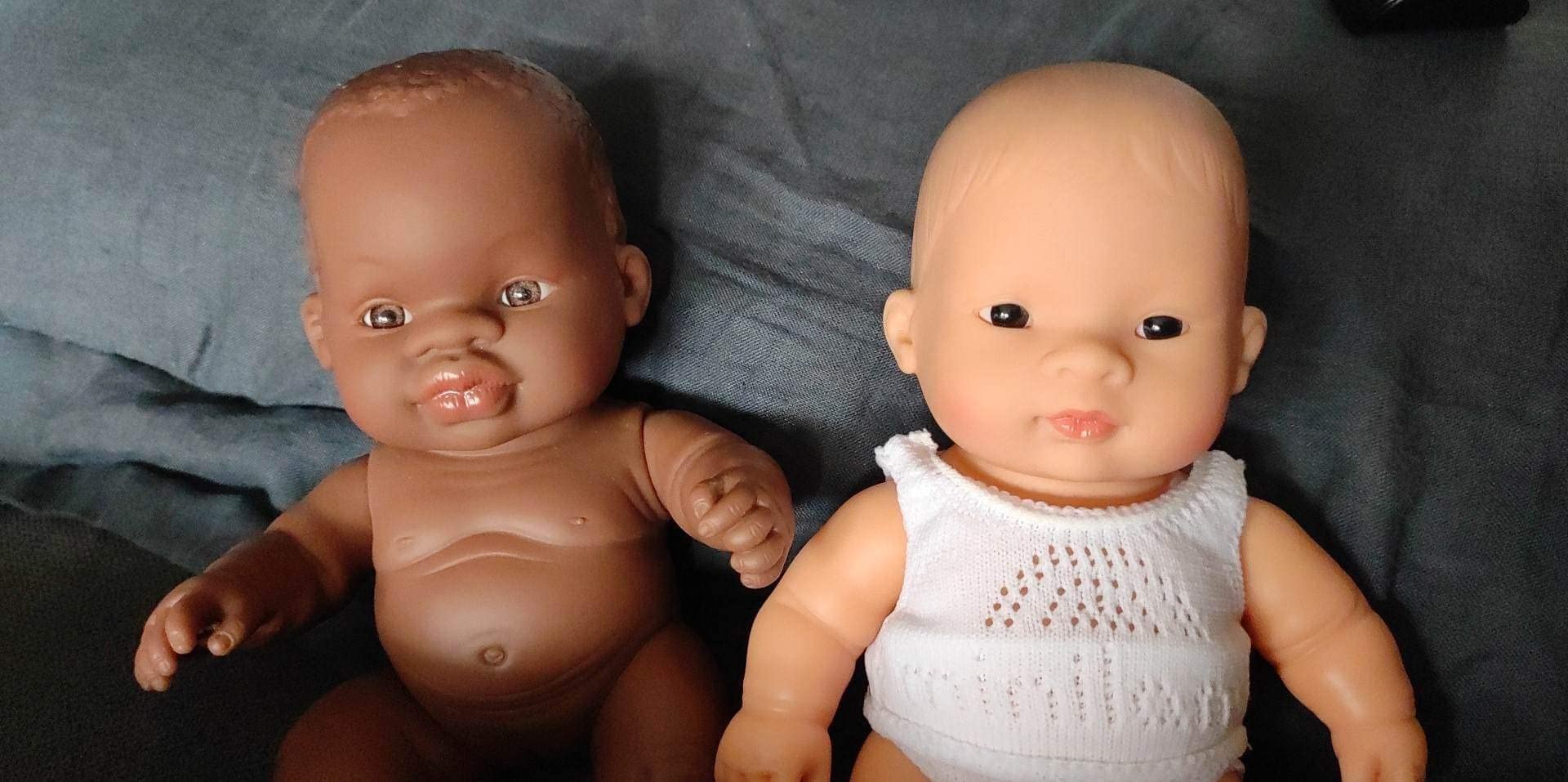 Miniland 31124 Baby Puppe 21 cm Afrikanisches Mädchen