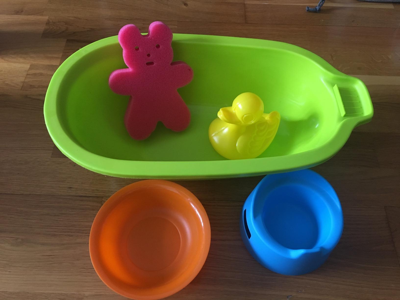 Miniland 31200 Puppenbadewanne mit Zubehör 5-teilig