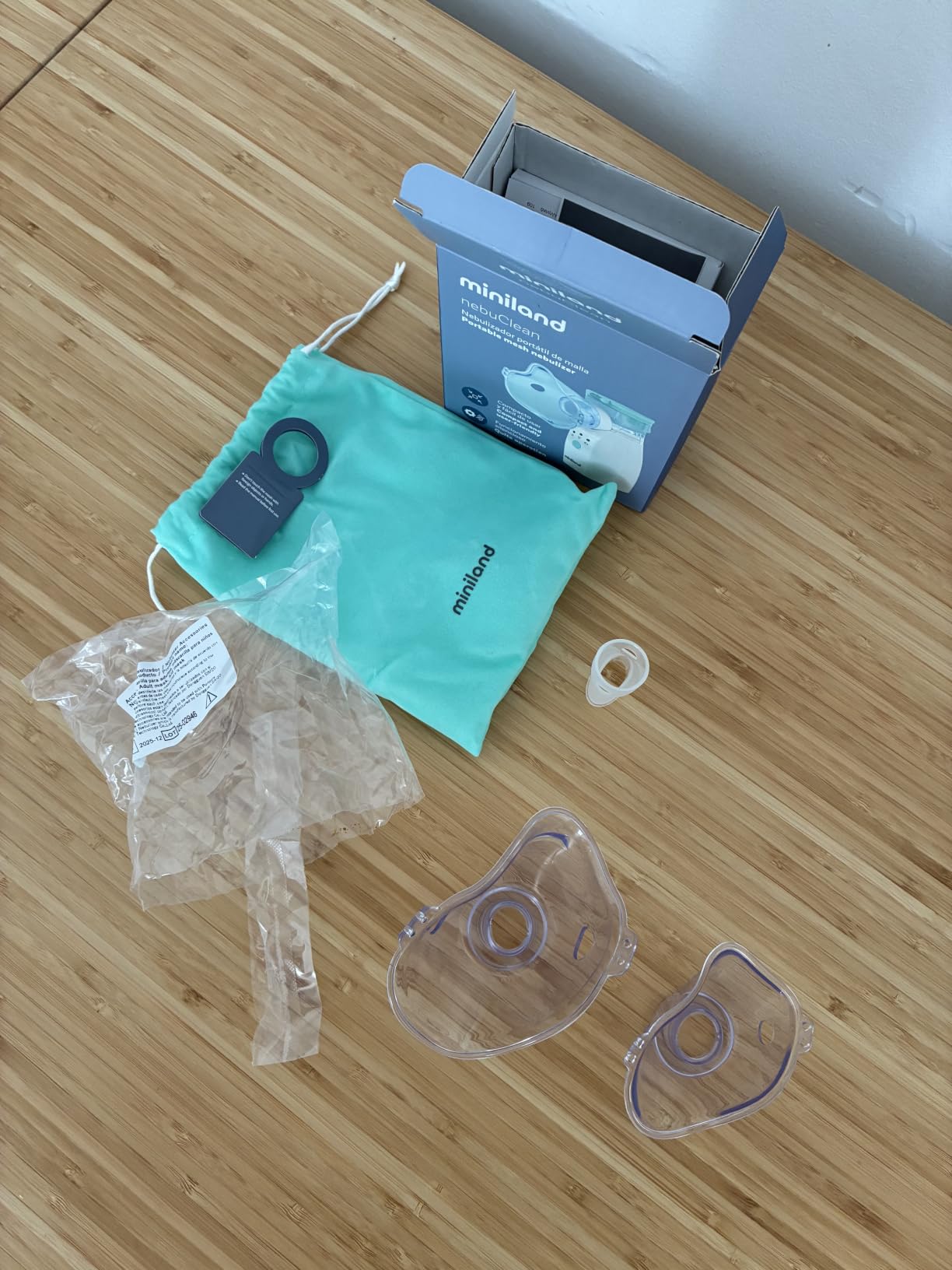 Miniland Nebuclean Vernebler tragbar Inhalator Akku Masken