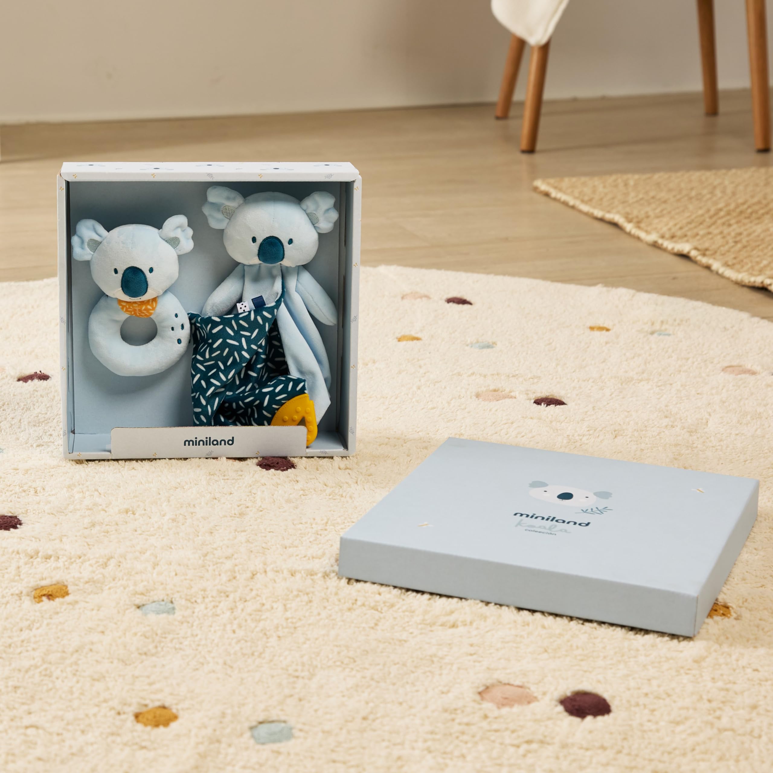 Miniland Infant Koala Babygeschenk Set Rassel Doudou Box