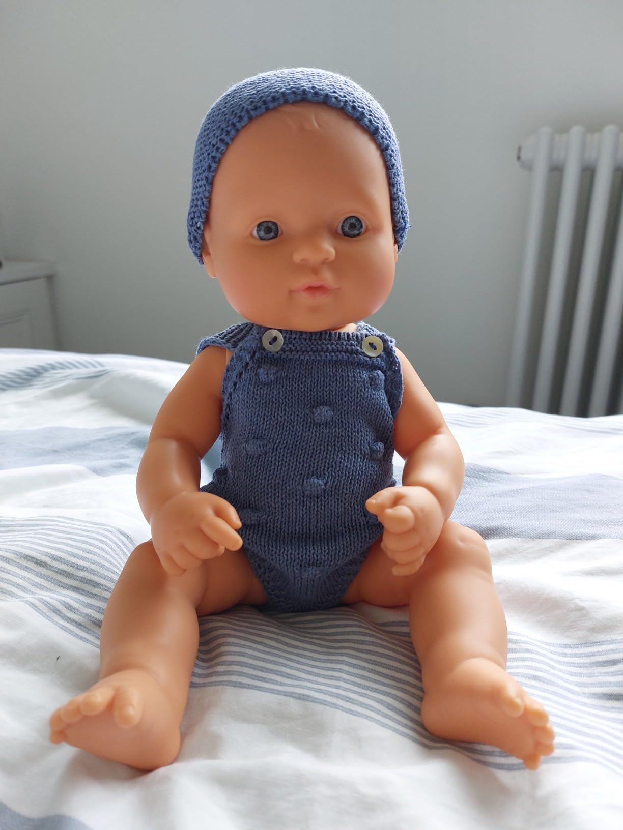 Miniland Dolls Strickset 31655 Strampler Mütze Blau 32cm