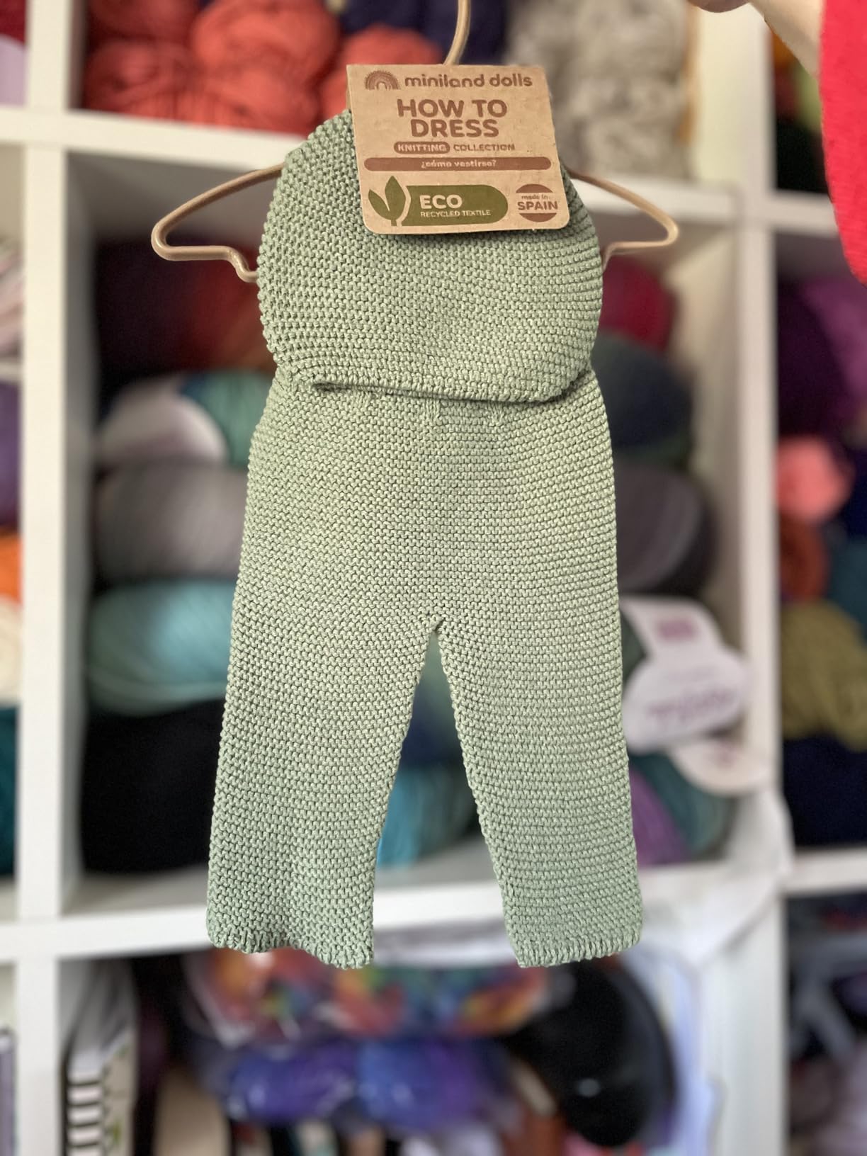 Miniland Strickset Latzhose Mütze grün 38 cm Puppen
