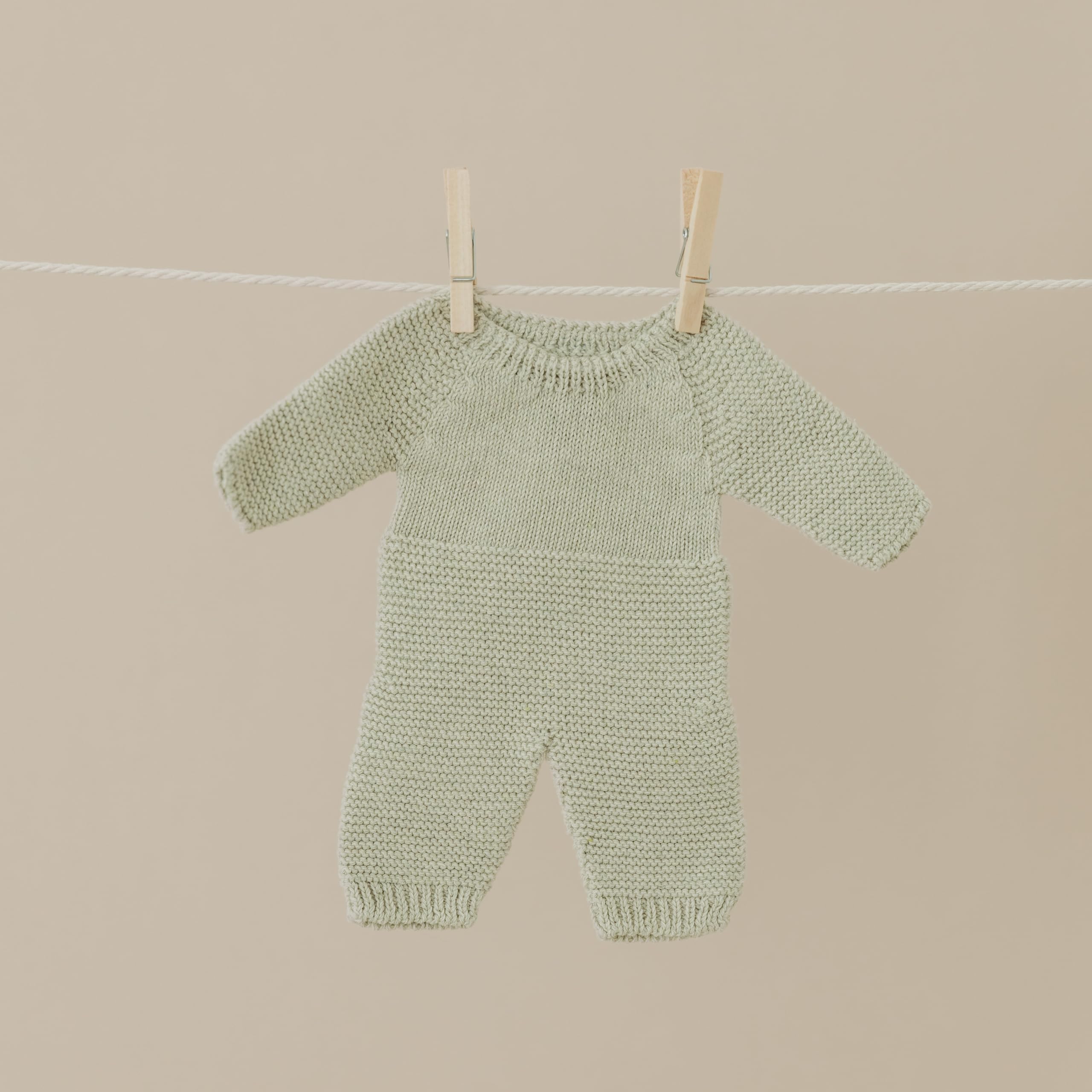 Miniland Puppenpyjama Strick grün 32 cm recycelt
