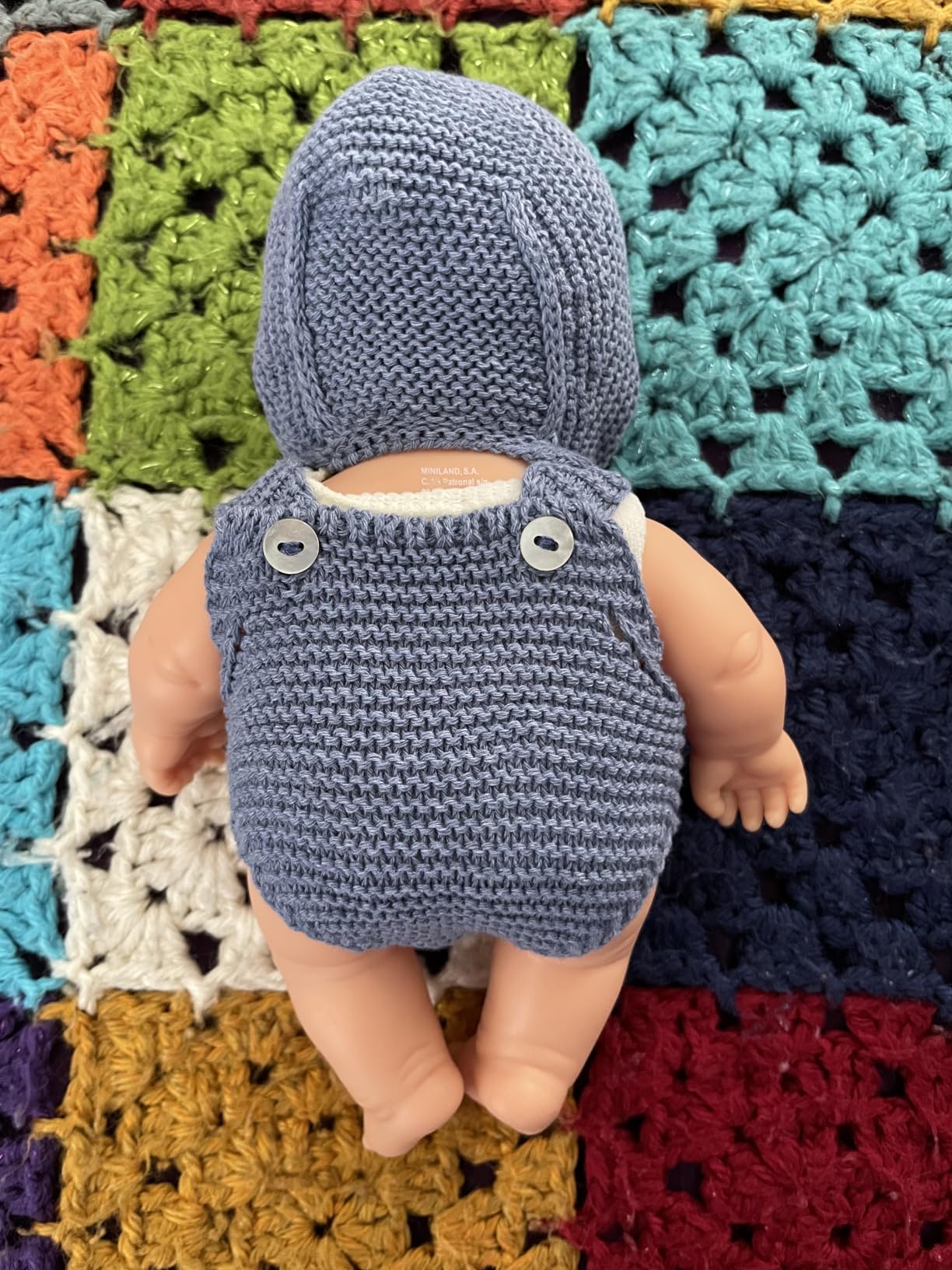Miniland Dolls Strickset Strampler Mütze blau 21 cm