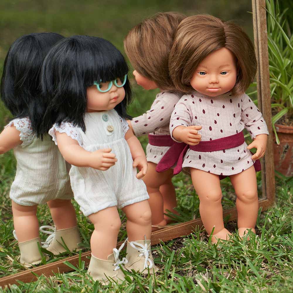 Miniland Dolls Babypuppe asiatisches Mädchen 38cm Brille