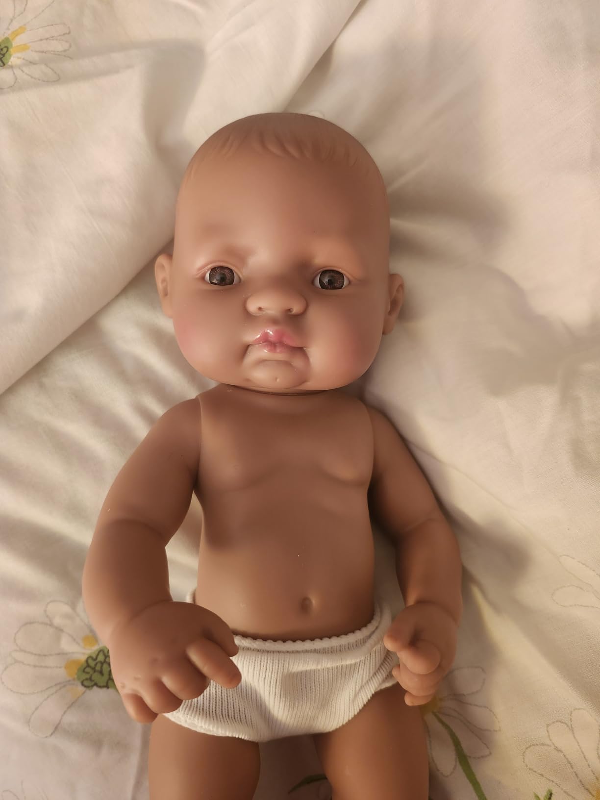 Miniland 31034 Babypuppe Afrikanisches Mädchen 32 cm