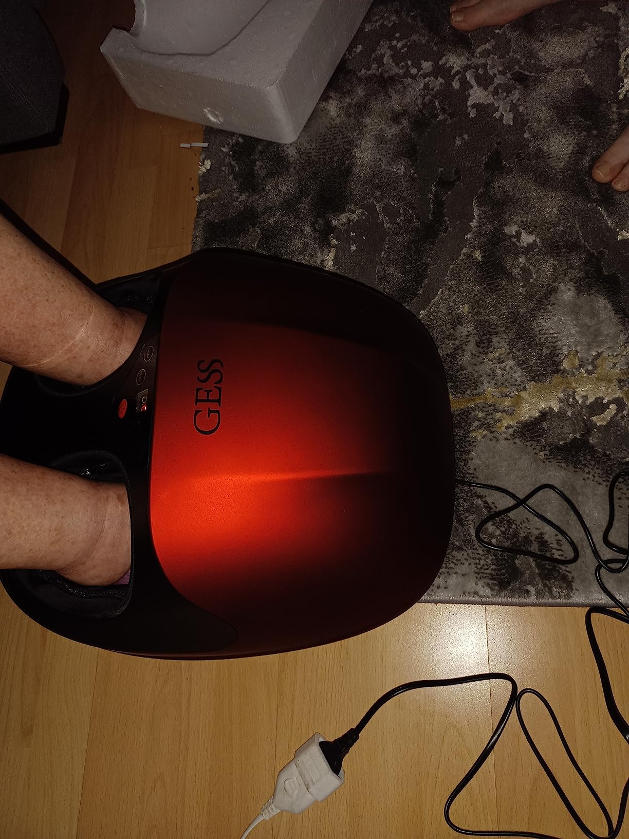 GESS GESS-610 Fußmassagegerät M rot elektrisch mit Wärme