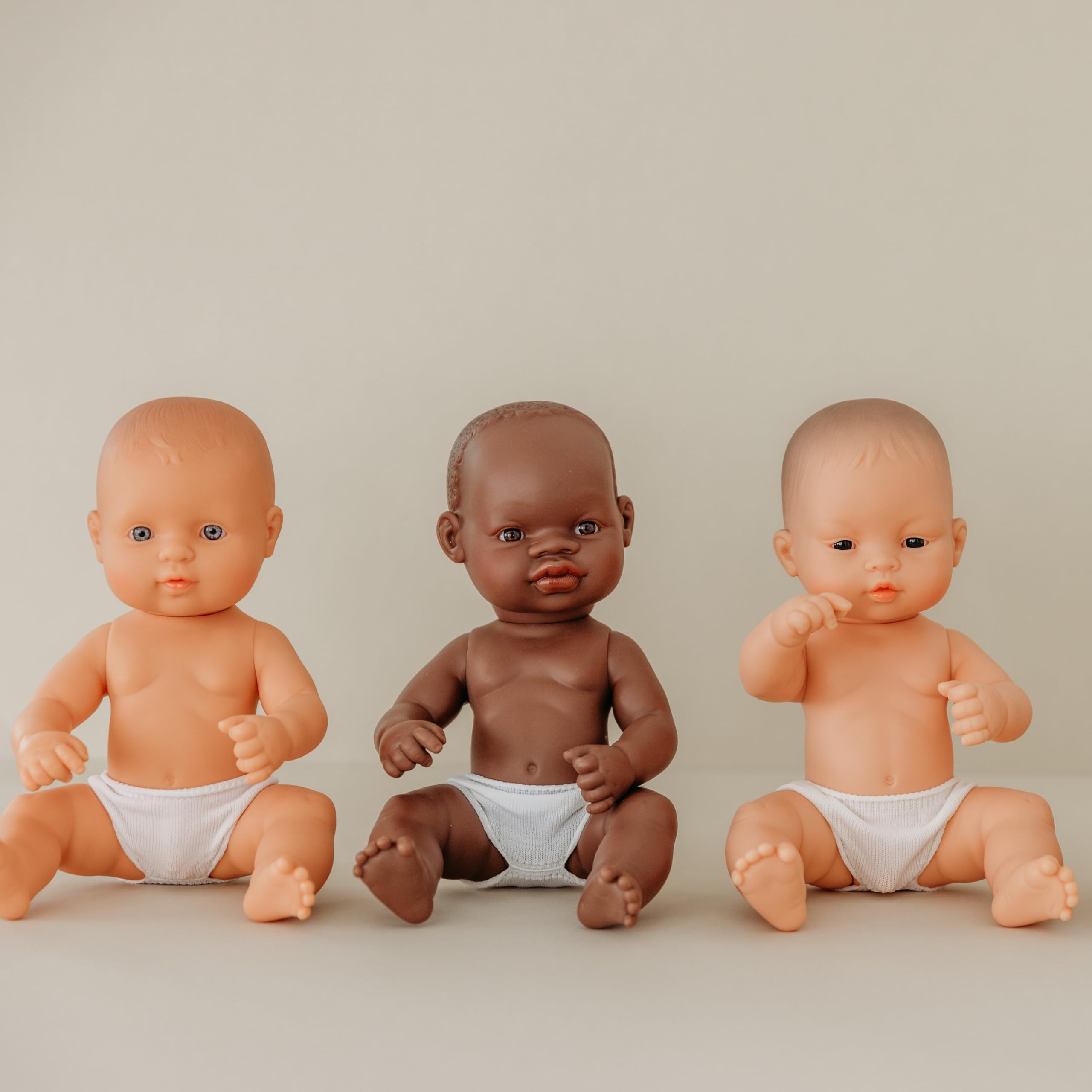 Miniland 31034 Babypuppe Afrikanisches Mädchen 32 cm