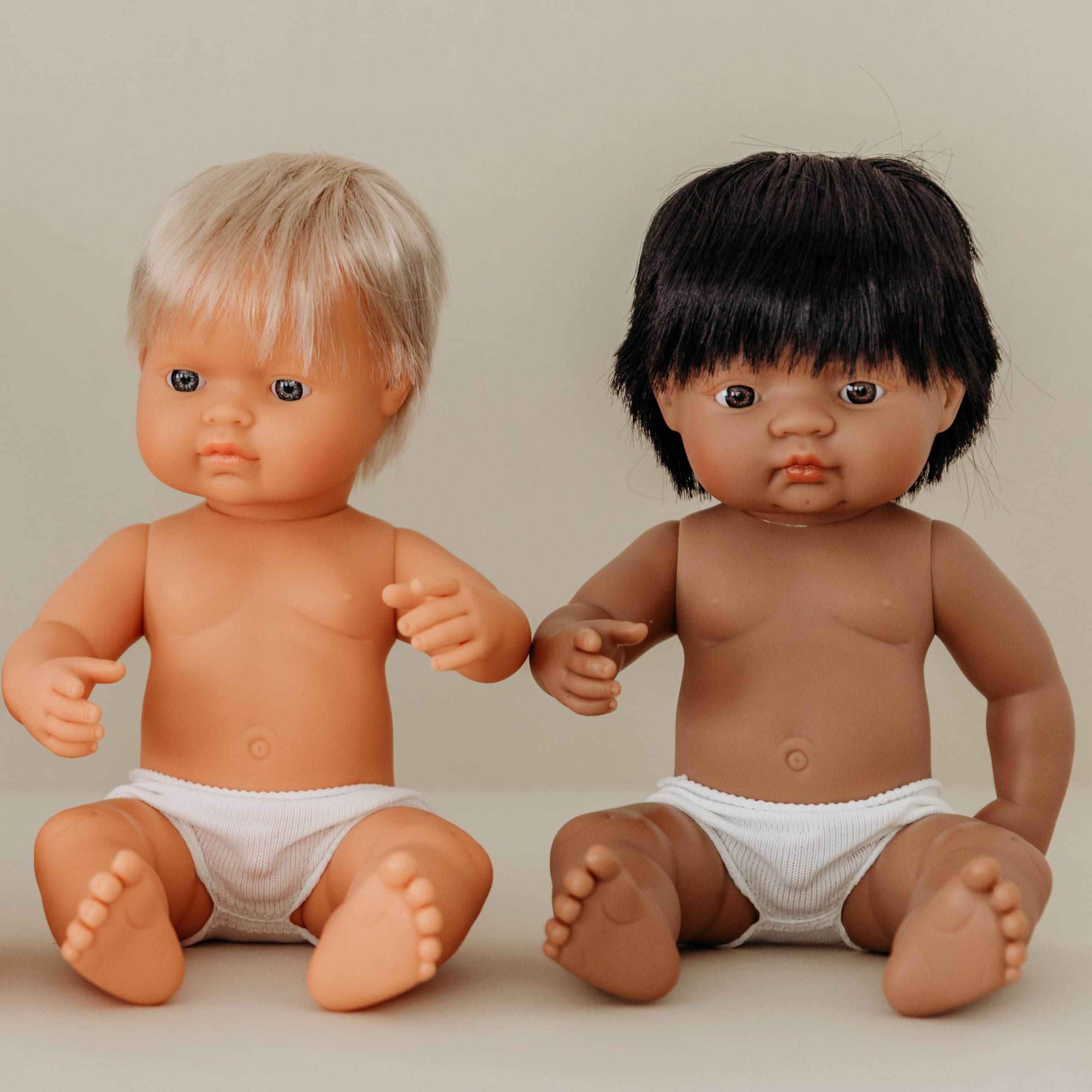 Miniland 31057 Babypuppe Südamerikanischer Junge 38 cm Puppe