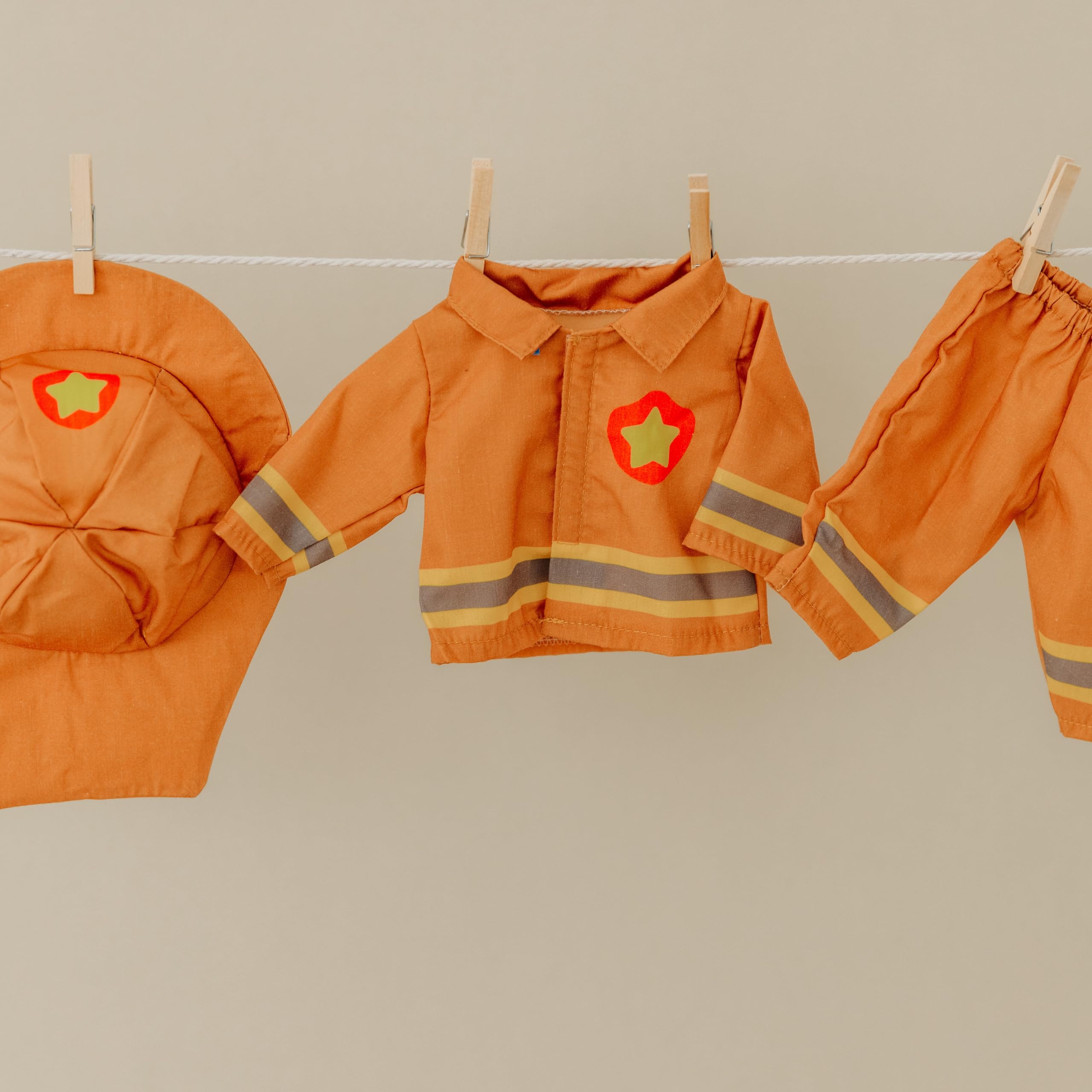 Miniland Dolls Puppenkleidung Feuerwehrmann 38 cm Rollenspiel