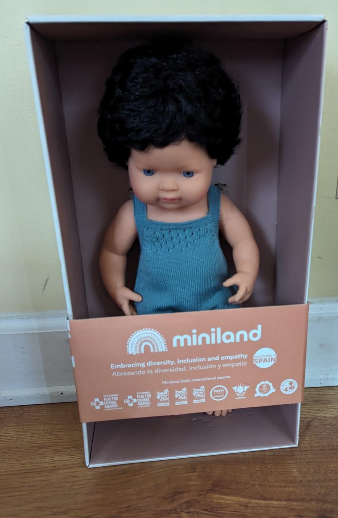 Miniland Colourful Babypuppe 38 cm braun lockig Vanilleduft